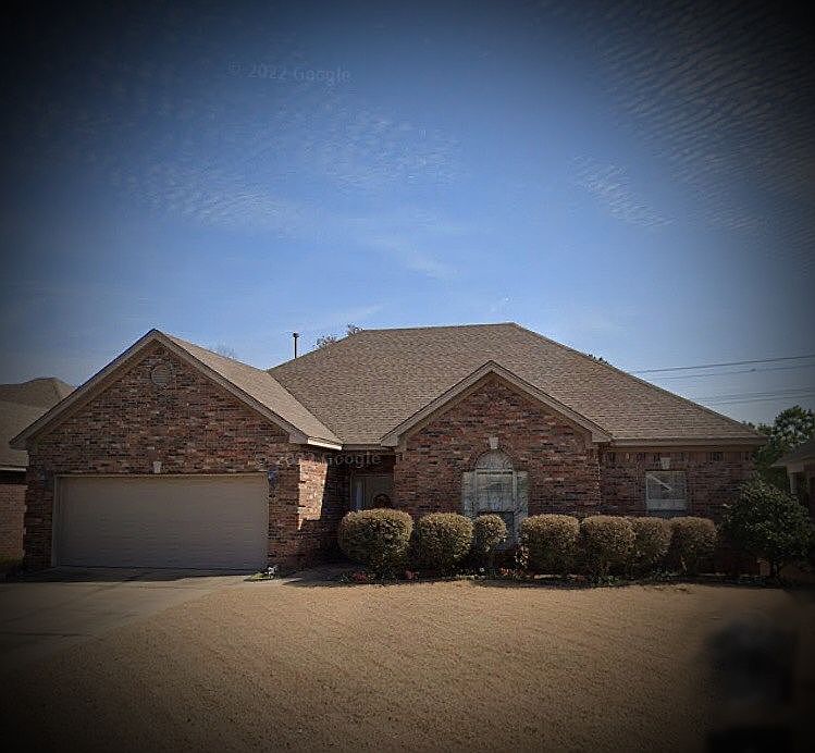 Family of 4 or single person