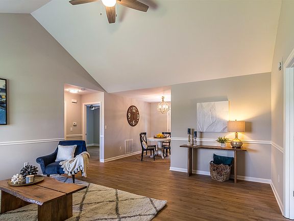 4th image of 1817 Golden Valley Dr