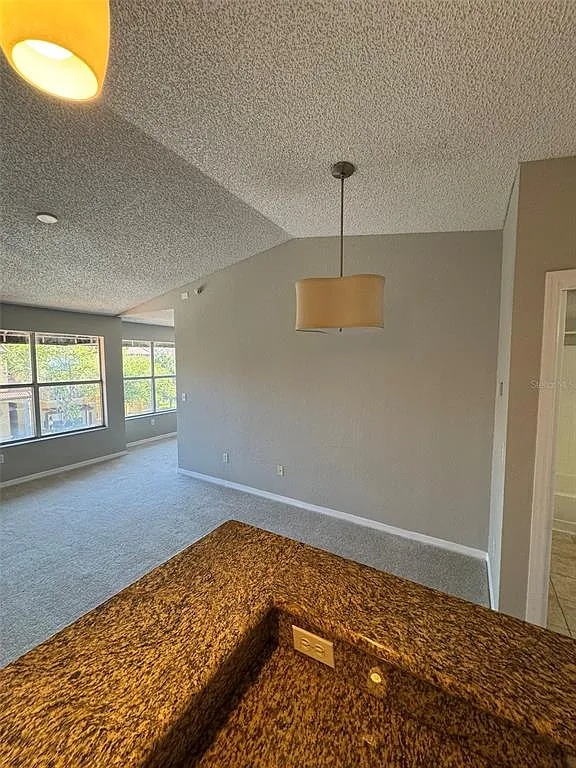1 bed, 1.0 bath, 597 sqft, $1,200 — Photo 2
