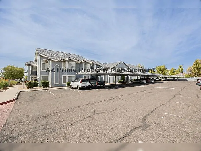 2 bed, 2.0 bath, 1079 sqft, $1,595 — Photo 2