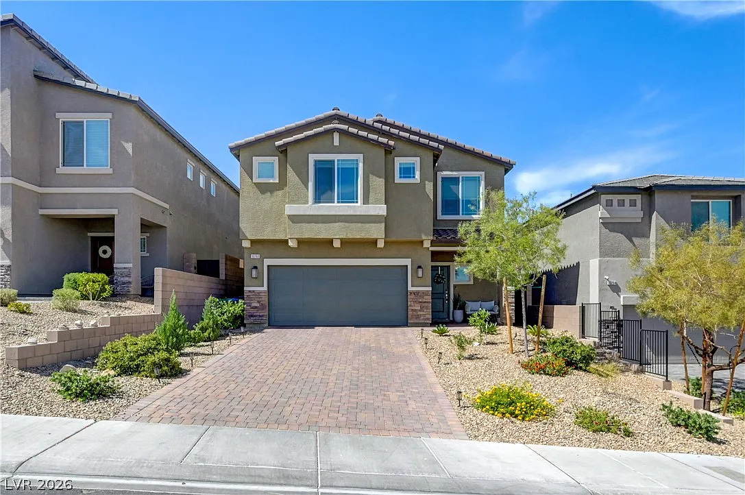5 bed, 3.0 bath, 2660 sqft, $3,295 — Photo 1
