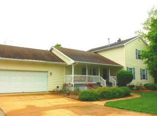 8364 E 1425 North Rd, Fairmount, IL 61841