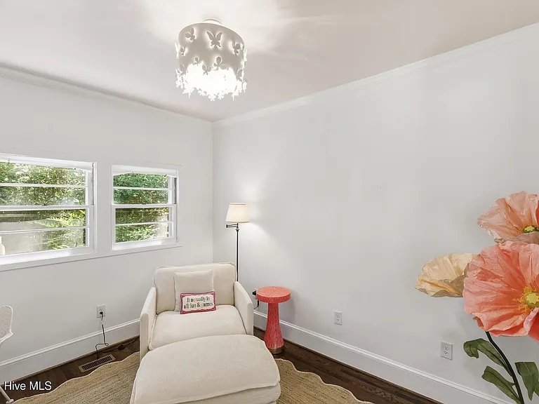 105 Bunn Ave — Photo 10