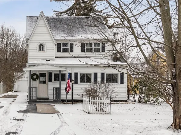 309 4th St, Liverpool, NY 13088