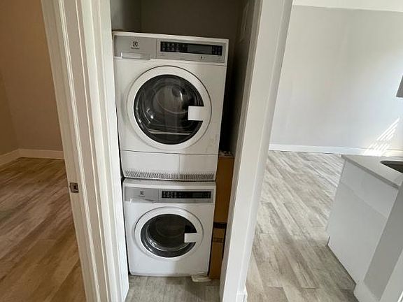 5th image of 431 Hoboken Ave #9