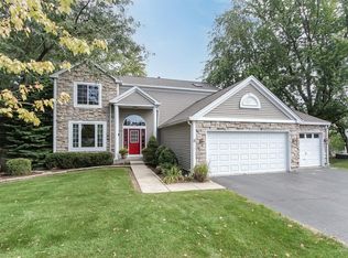 8 Dover Ct, Algonquin, IL