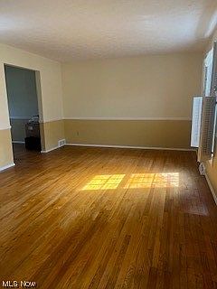 3rd image of 187 Kenwick Dr