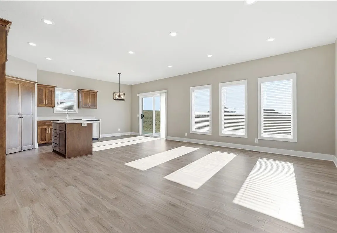2 bed, 1445 sqft, $2,400 — Photo 2