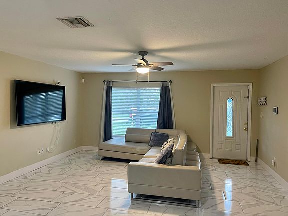 5th image of 525 NW Billiar Avenue NW