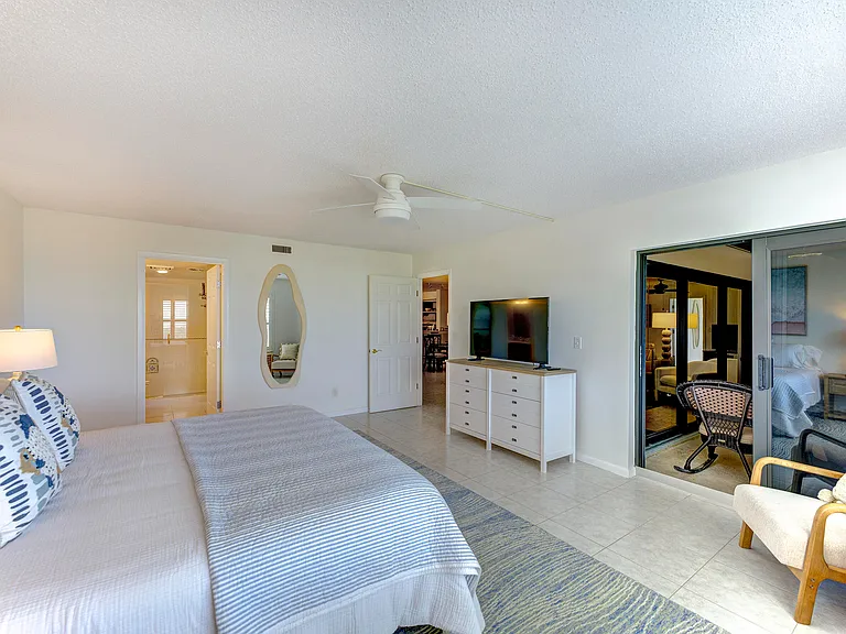 2571 NE Ocean Blvd #104 — Photo 12