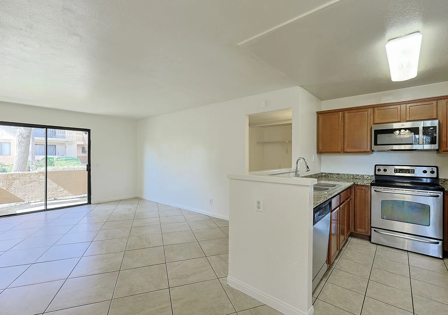 Spacious 3BR/2BA Condo with Pool, 2 Parking Spaces — Photo 1