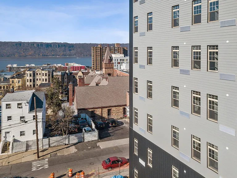 Hudson Blue — Photo 32