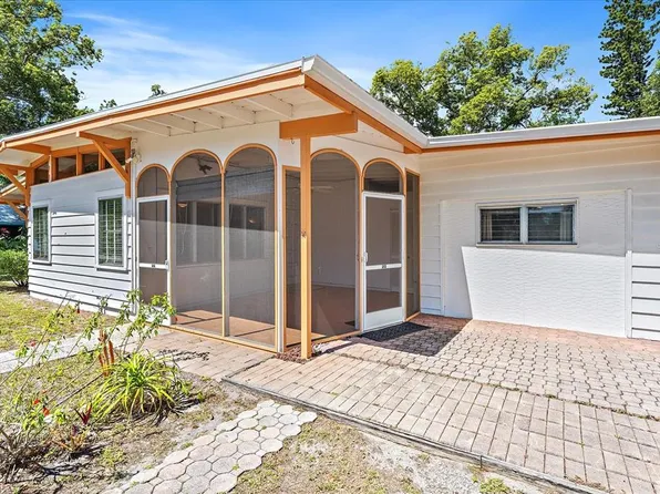 1030 Charlotte Ave, Sarasota, FL 34237