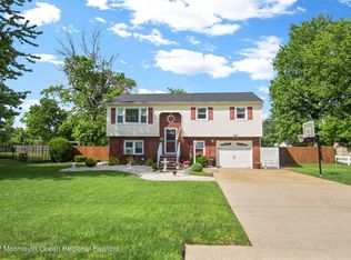 95 Palmer Ave, Belford, NJ 07718