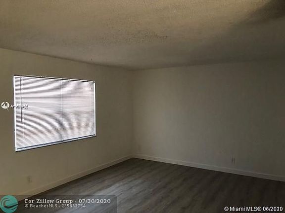 5th image of 601 SE 5th Ct APT 207