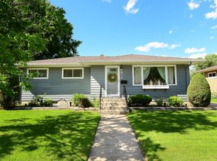 2106 8th Ave N, Grand Forks, ND 58203
