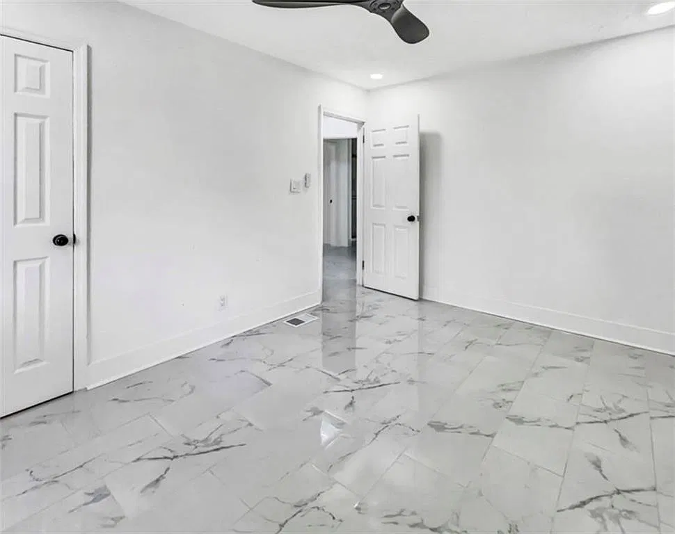 3 bed, 2.0 bath, 1046 sqft, $2,000 — Photo 3