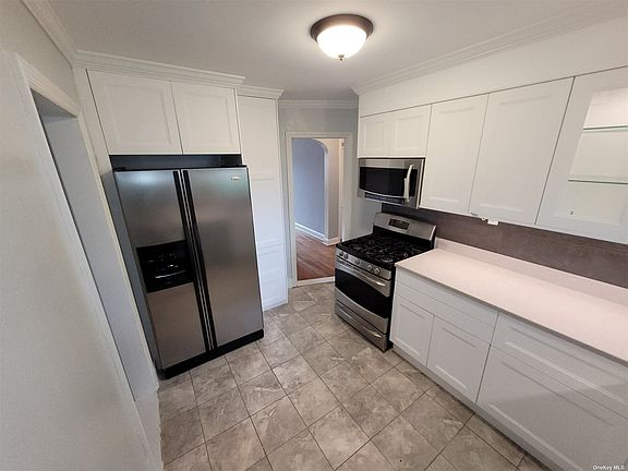 4th image of 1114 Benmore Ave