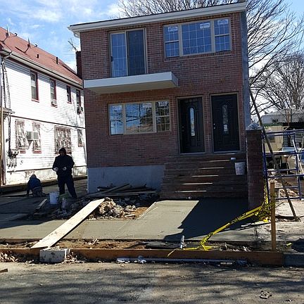 5th image of 160-18 121 Ave