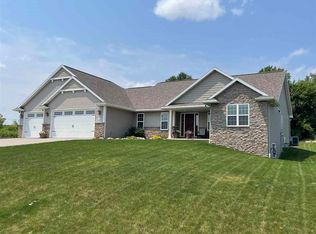 N961 Quarry Rim Rd, Hortonville, WI 54944