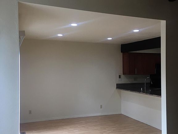 5th image of 2433 Westchester Ct