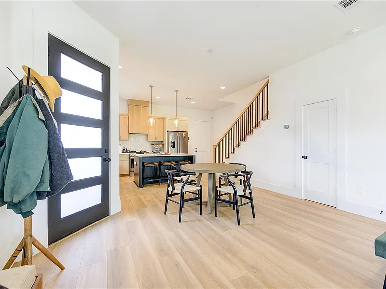 18 Sidney St #A — Photo 8