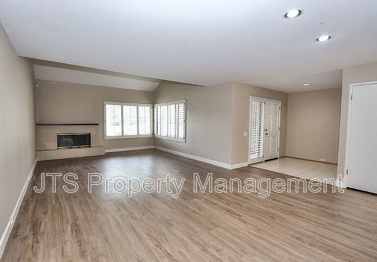 11674 Gold Country Blvd — Photo 1