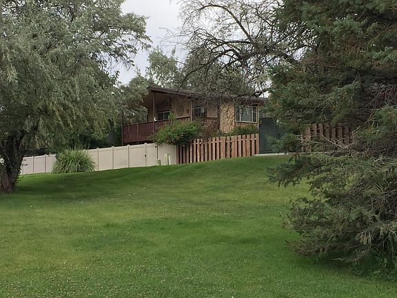 2nd image of 1035 Lakeside Dr