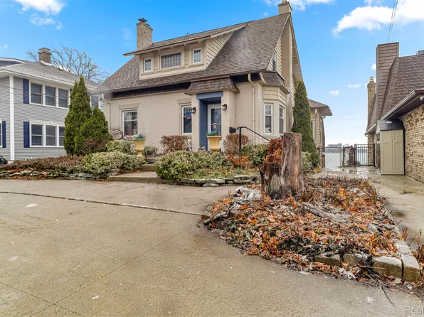 2724 Military St, Port Huron, MI 48060