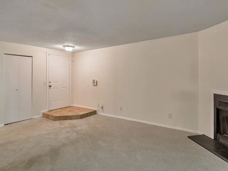 245 Seasons Pkwy — Photo 13