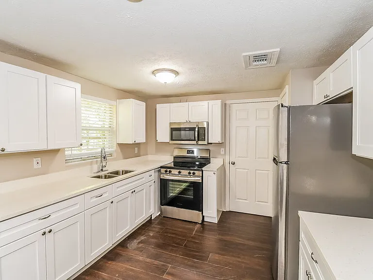 7563 Patrice Ct — Photo 8