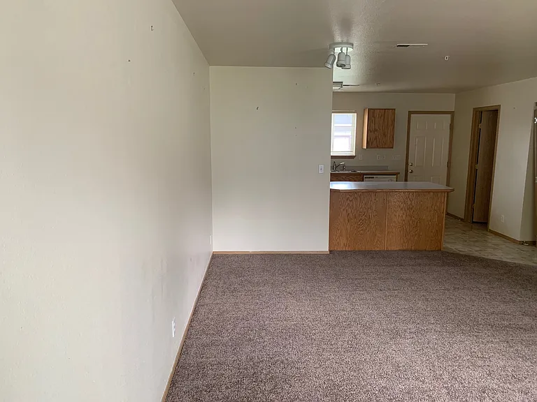 1813 E 3rd Ave — Photo 27