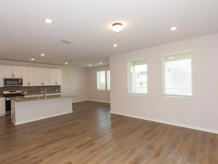 2500 Roosevelt Rd — Photo 7