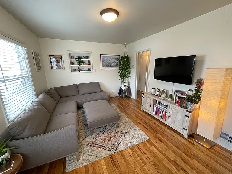 1029 E Kensington Ave — Photo 2