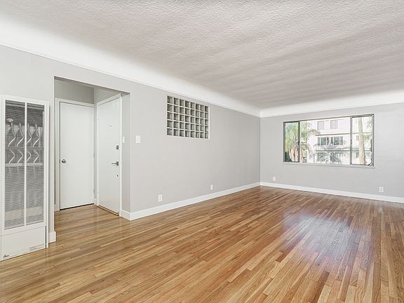 4th image of 106 Mira Mar Ave #5
