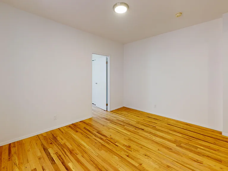 417 E 65th St #15 — Photo 4