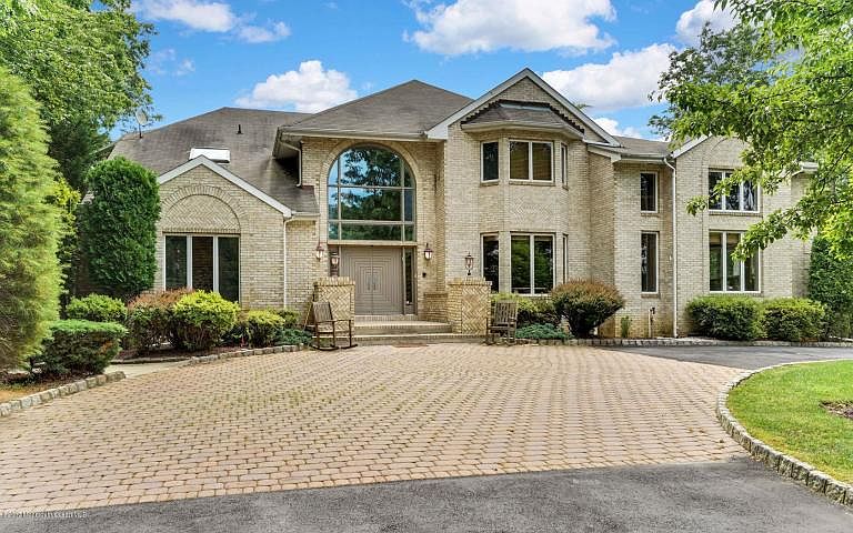 1st image of 92 White Mountain Ln