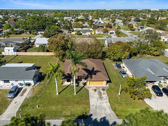 2nd image of 1589 SE Minorca Avenue