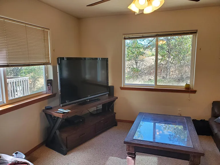 413 Maxs Pl — Photo 15