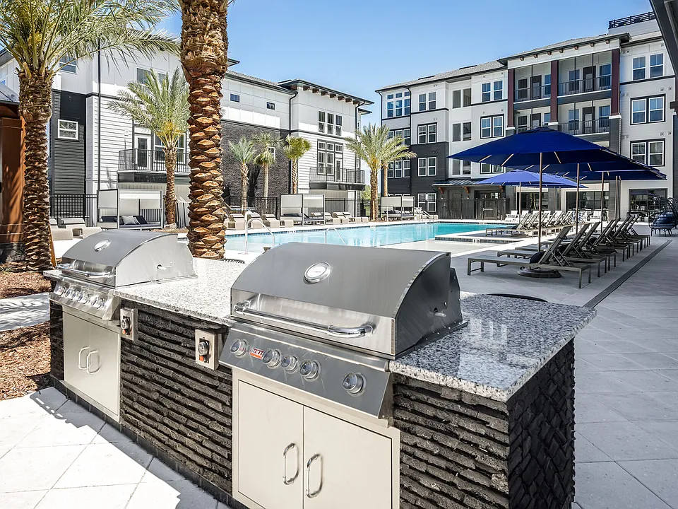 The Elliott apartments community photo