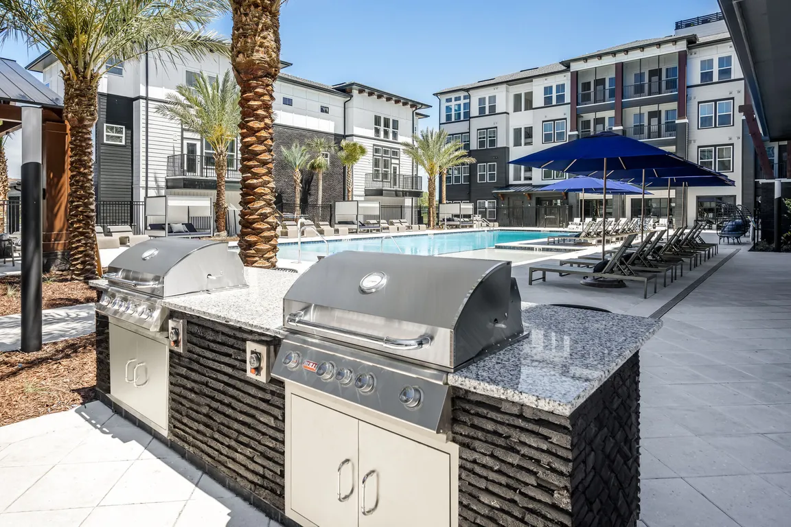 The Elliott apartments community photo