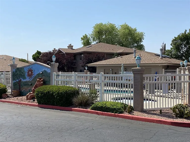 985 E Mingus Ave — Photo 21