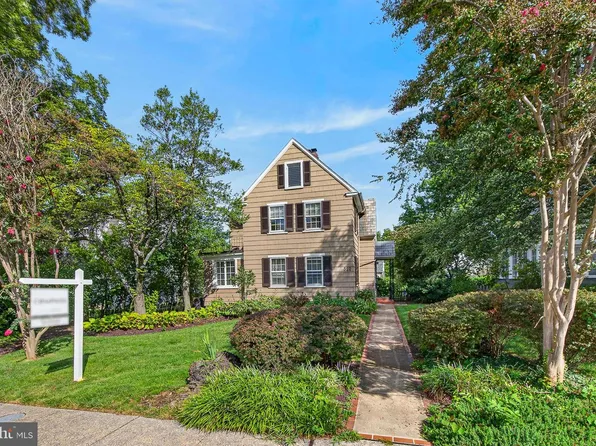 322 Saint Dunstans Rd, Baltimore, MD 21212