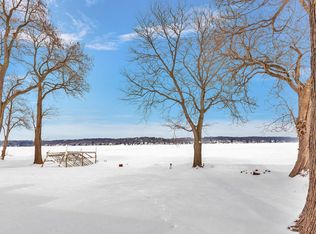 N23W28296 Beach Park Cir, Pewaukee, WI 53072