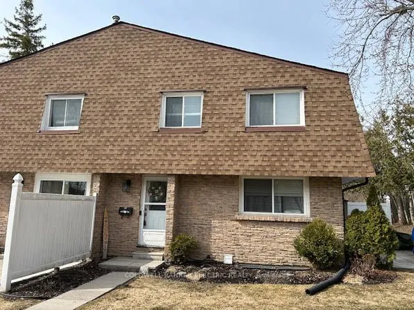 740 Chamberlain St #14, Peterborough, ON K9J 4M3