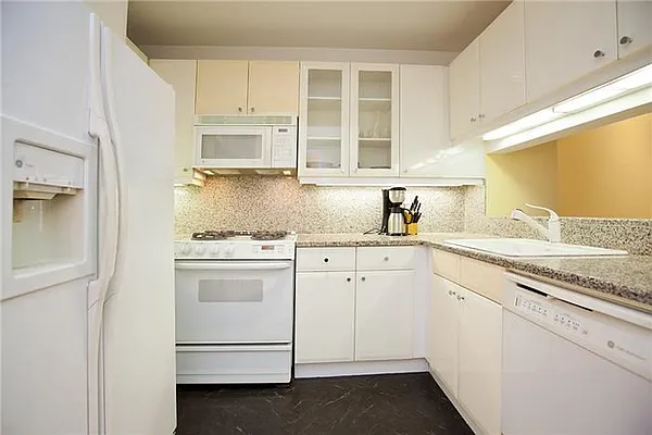Sold by Maxwell Jacobs | media 4