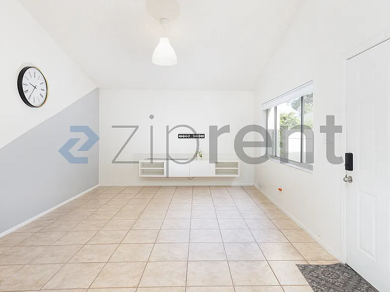938 Saint Croix Ct — Photo 3