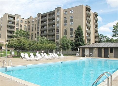 2nd image of 4545 W Touhy Ave APT 516