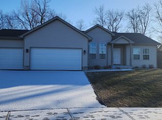 2011 Meadow Ave, Machesney Park, IL