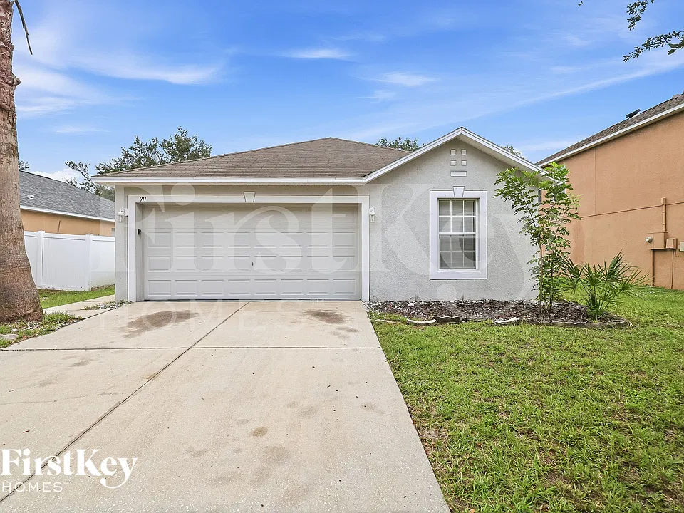 911 Brenton Leaf Dr